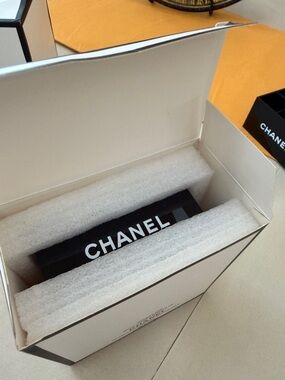 CHANEL Black and White Lipstick Presentation Box